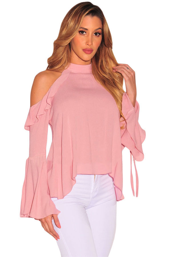 Кофта с открытым рукавом. Розовая блузка. Блузка с оборками. Розовая блузка с открытыми плечами. Блузка с вырезом.