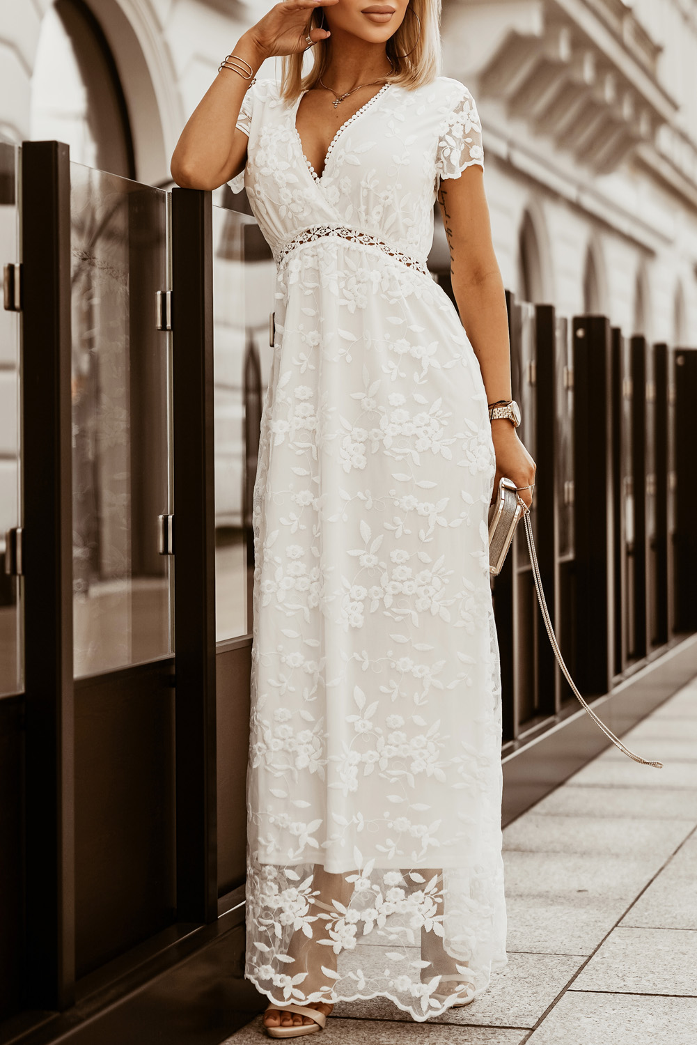 Модные белые кружевные платья: эталон женственности и красоты