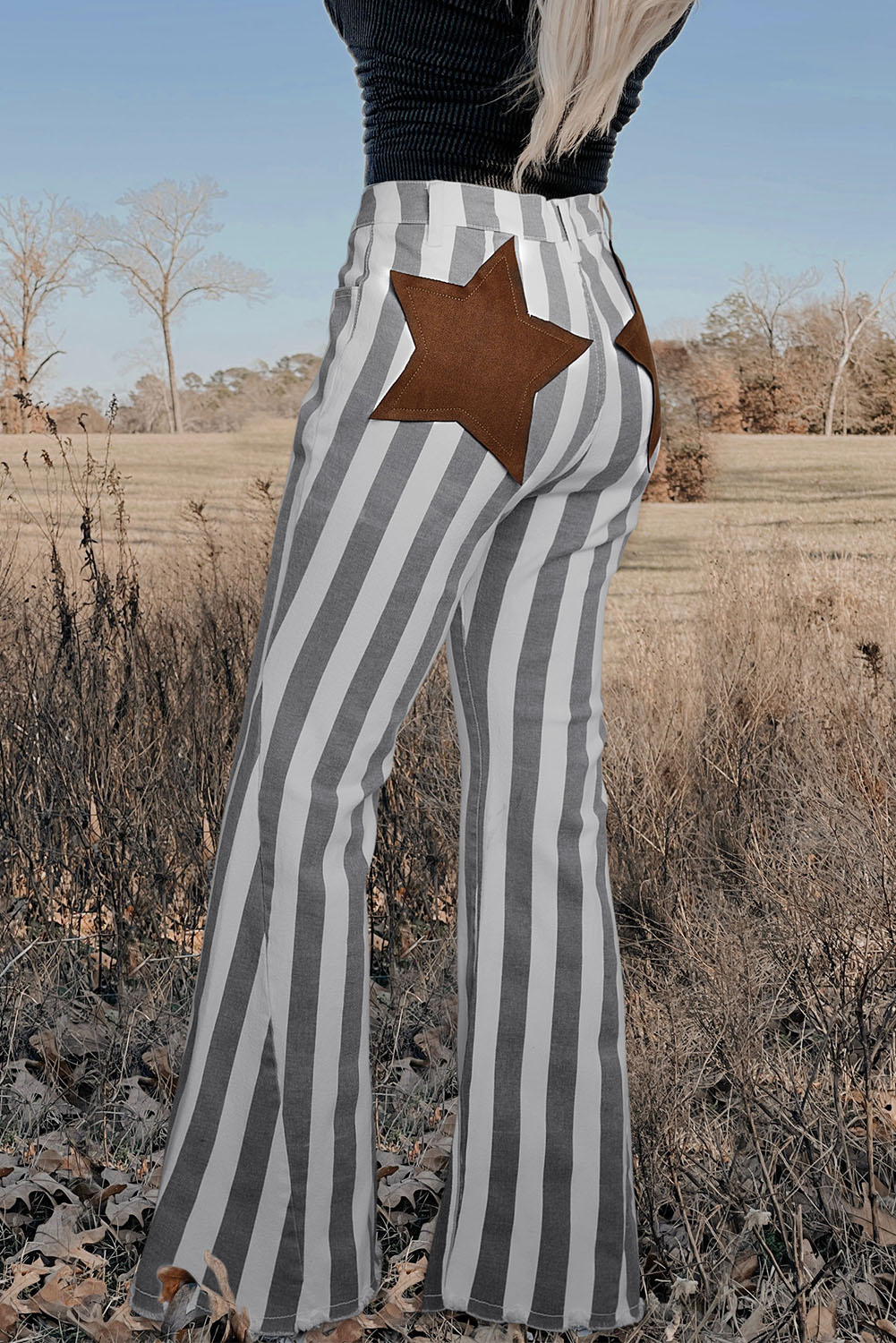 Бело-серые брюки-клеш со звездами арт.1872188 - купить в Ижевске